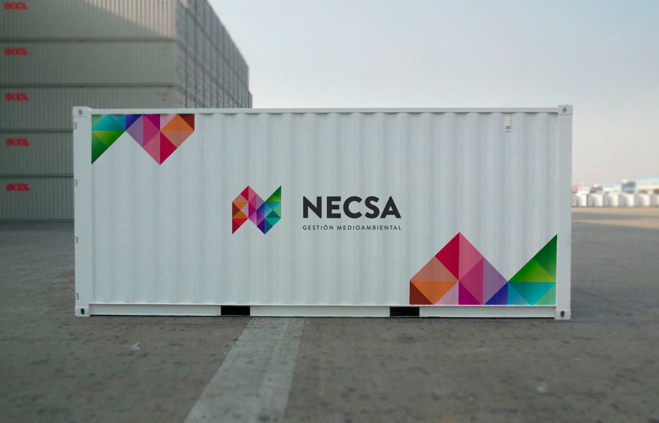 Contenedor con logotipo de Necsa